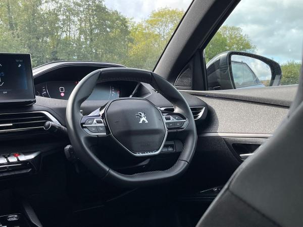 Peugeot 5008 Photo autoimg-12847d015f19a1c4a5af20c44ebd8a393dcdd4c2.jpg