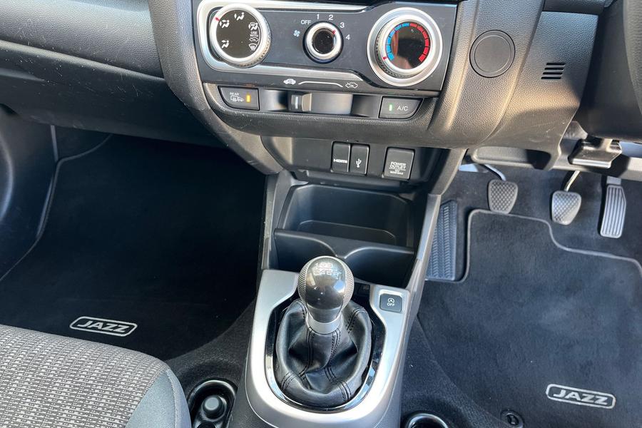 Honda Jazz Photo autoimg-1289b8b8caaa1ca40ff603e190daedf323980752.jpg