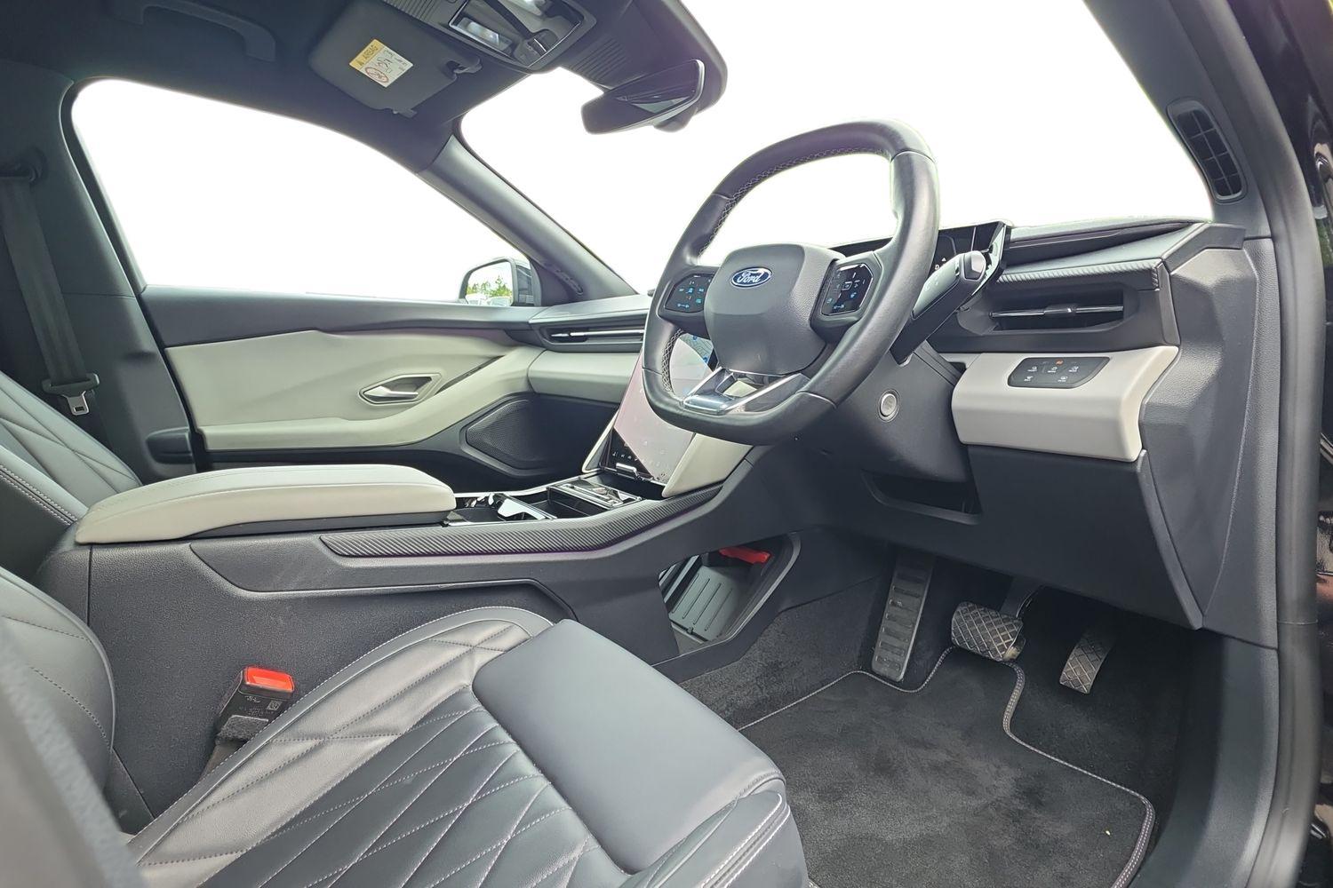 Ford Explorer Photo 13