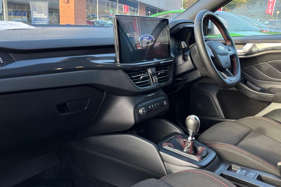 Ford Focus Photo autoimg-128a1e414293fe7847a7c56a8a98882e6366e93a.jpg