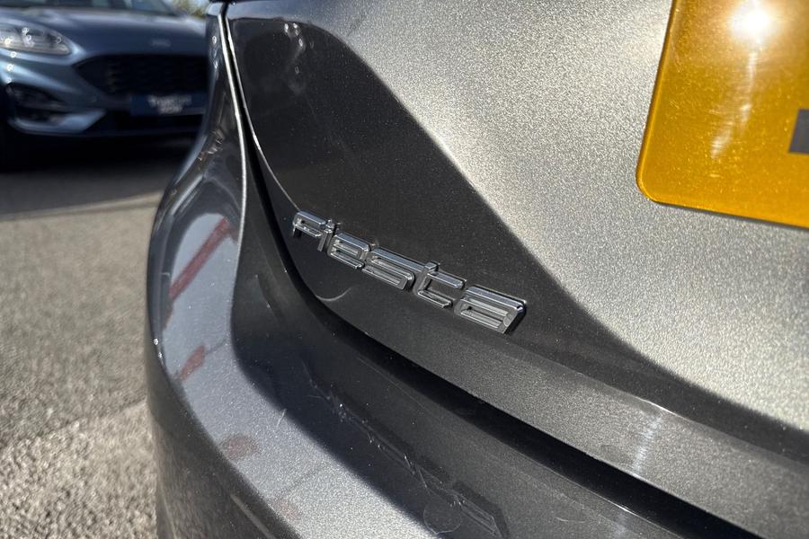 Ford FIESTA Photo autoimg-128b1ab16e2adfec9dc2eef2a38194d932de4910.jpg