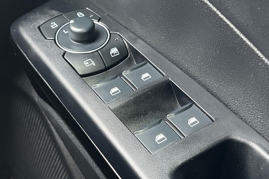 Ford PUMA Photo autoimg-128b5f17b51eff59324a0c2c09391fcc9cf2191f.jpg