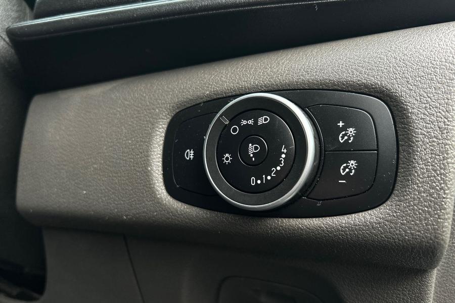 Ford TRANSIT CUSTOM Photo autoimg-128c830281ee0edbbed74d3f4b02da71fc7161a3.jpg