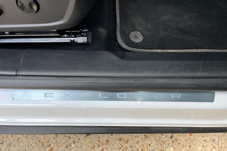 Ford Explorer Photo autoimg-128d413927161dcd3b6223e760403b2500fea0c1.jpg