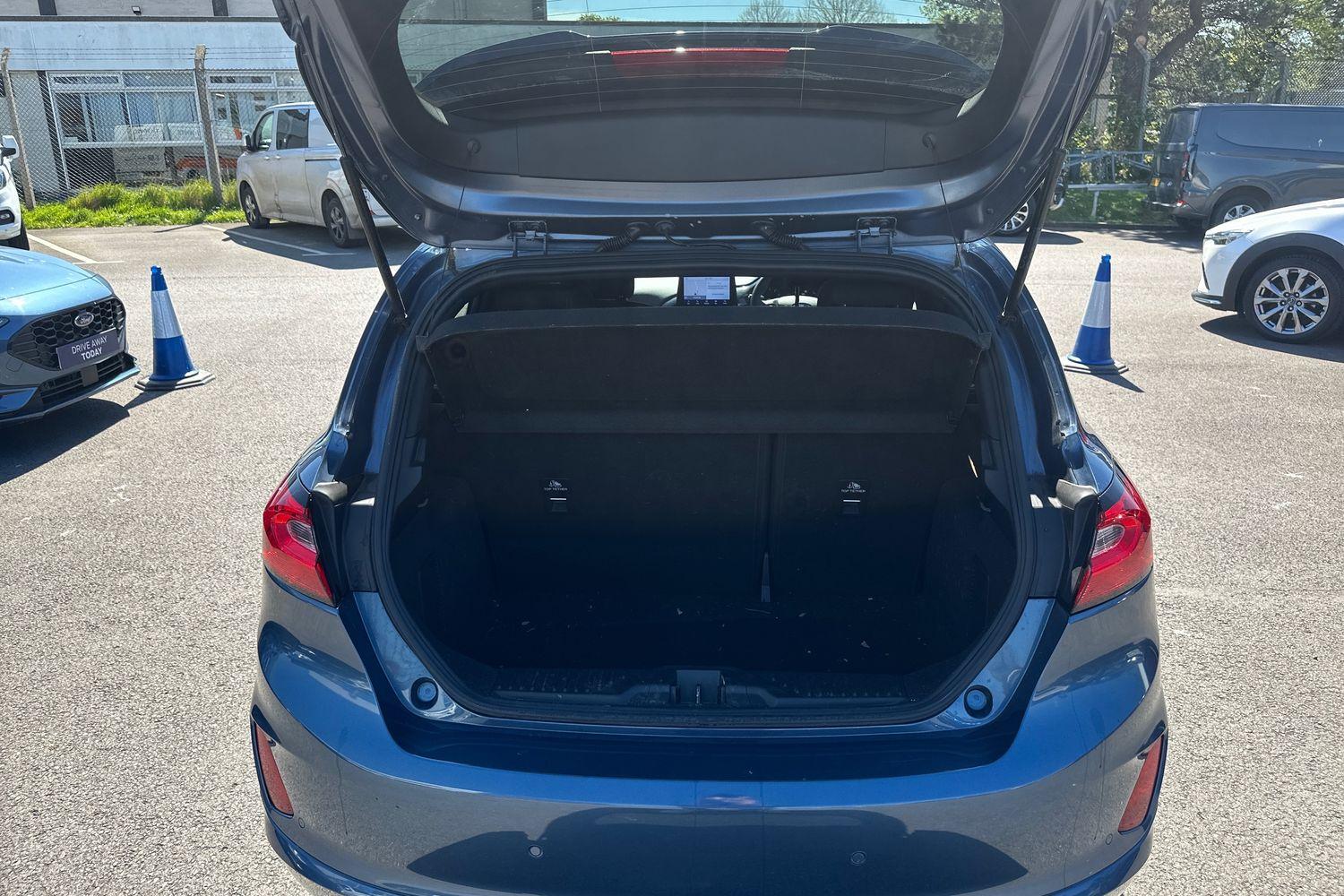 Ford FIESTA Photo 20