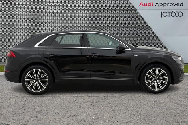 AUDI Q8 Photo 4
