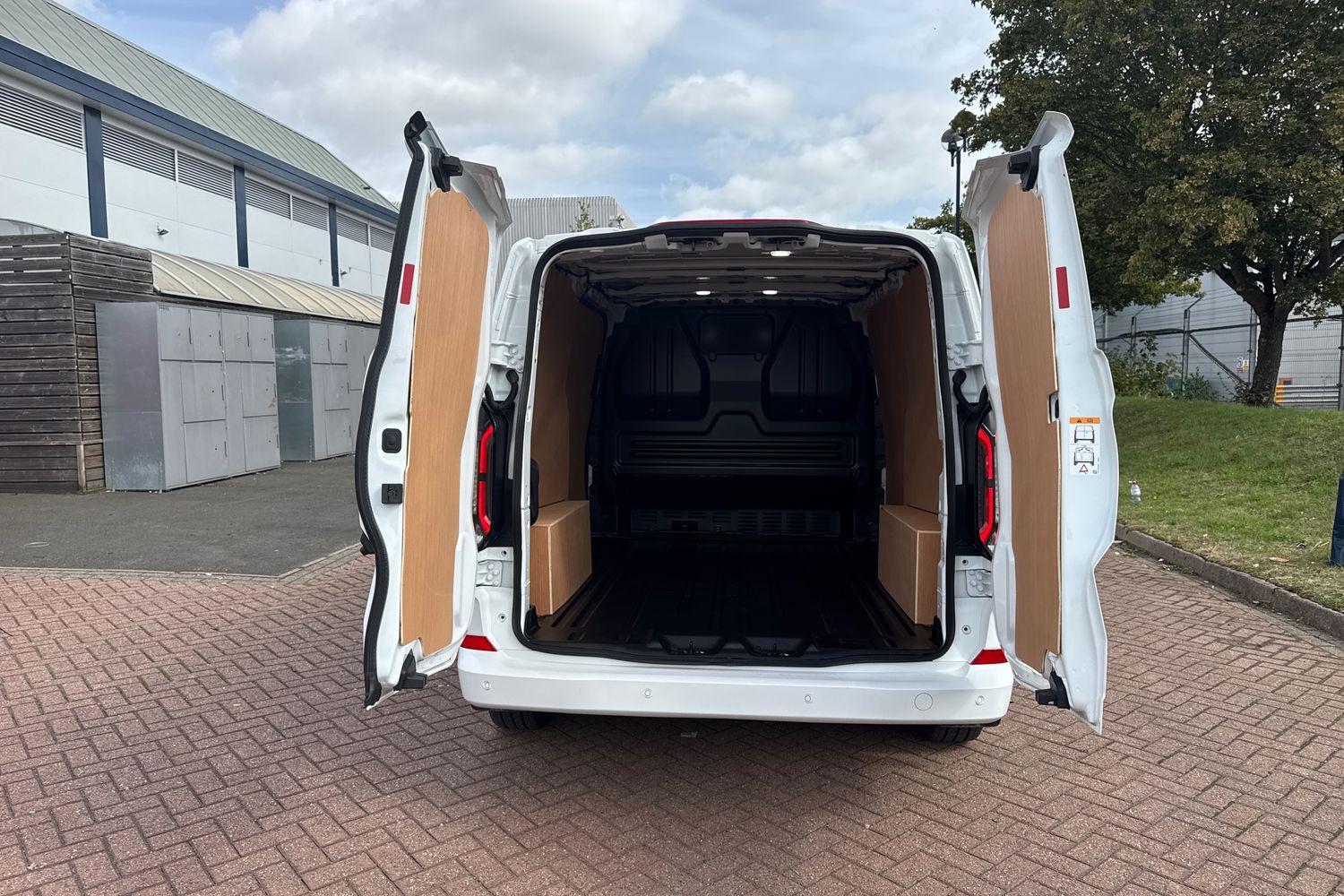 Ford E-TRANSIT CUSTOM Photo 5