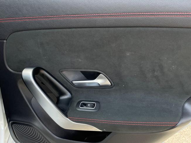 MERCEDES-BENZ CLA Photo 31
