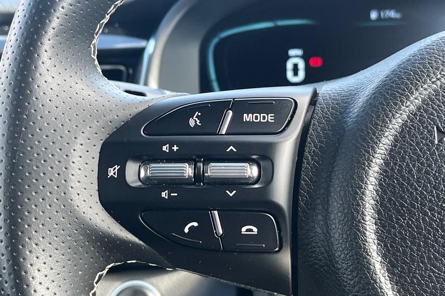 Kia STONIC Photo autoimg-12a185b23974e32905446977ca557ec6f3896bea.jpg