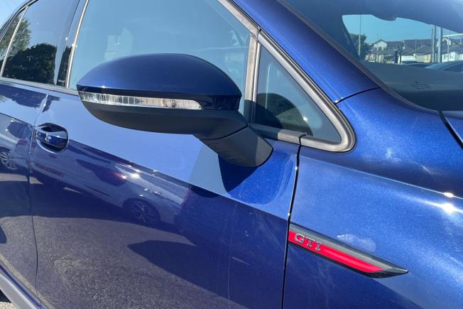 VOLKSWAGEN Golf Photo 20