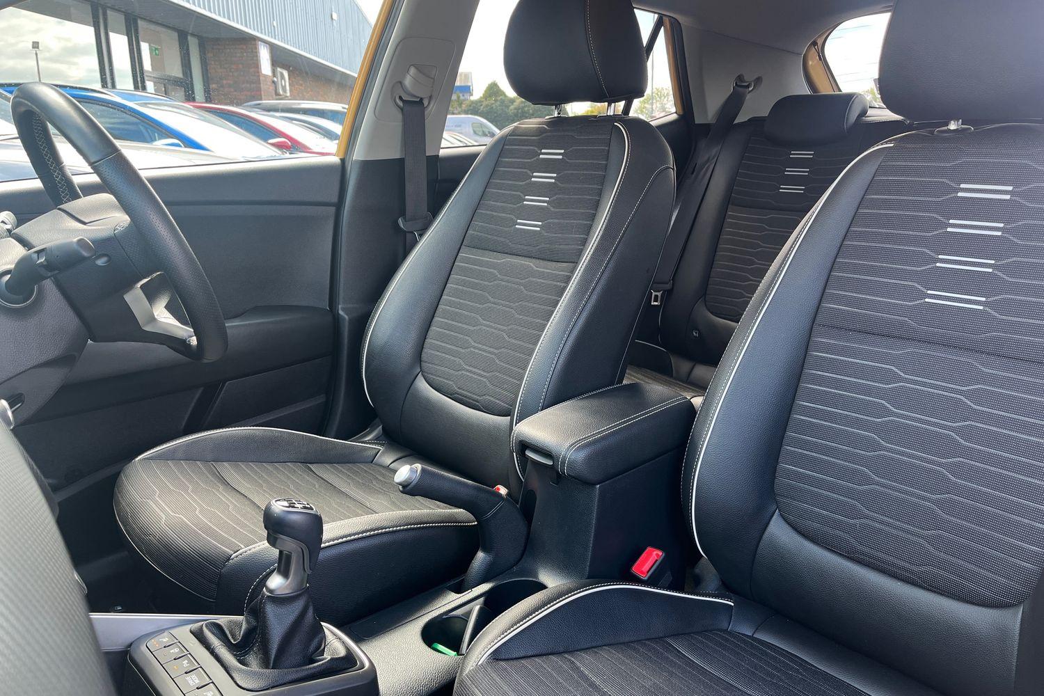 Kia STONIC Photo 18