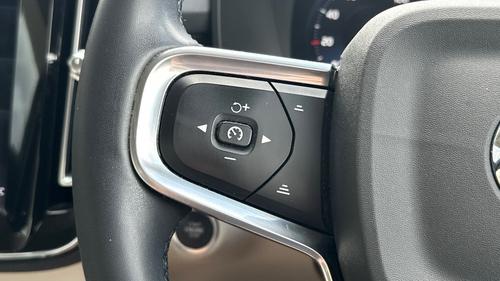 Volvo XC40 Photo autoimg-12a4f898dec6b272467ecd874a837e9c2a7e7a54.jpg