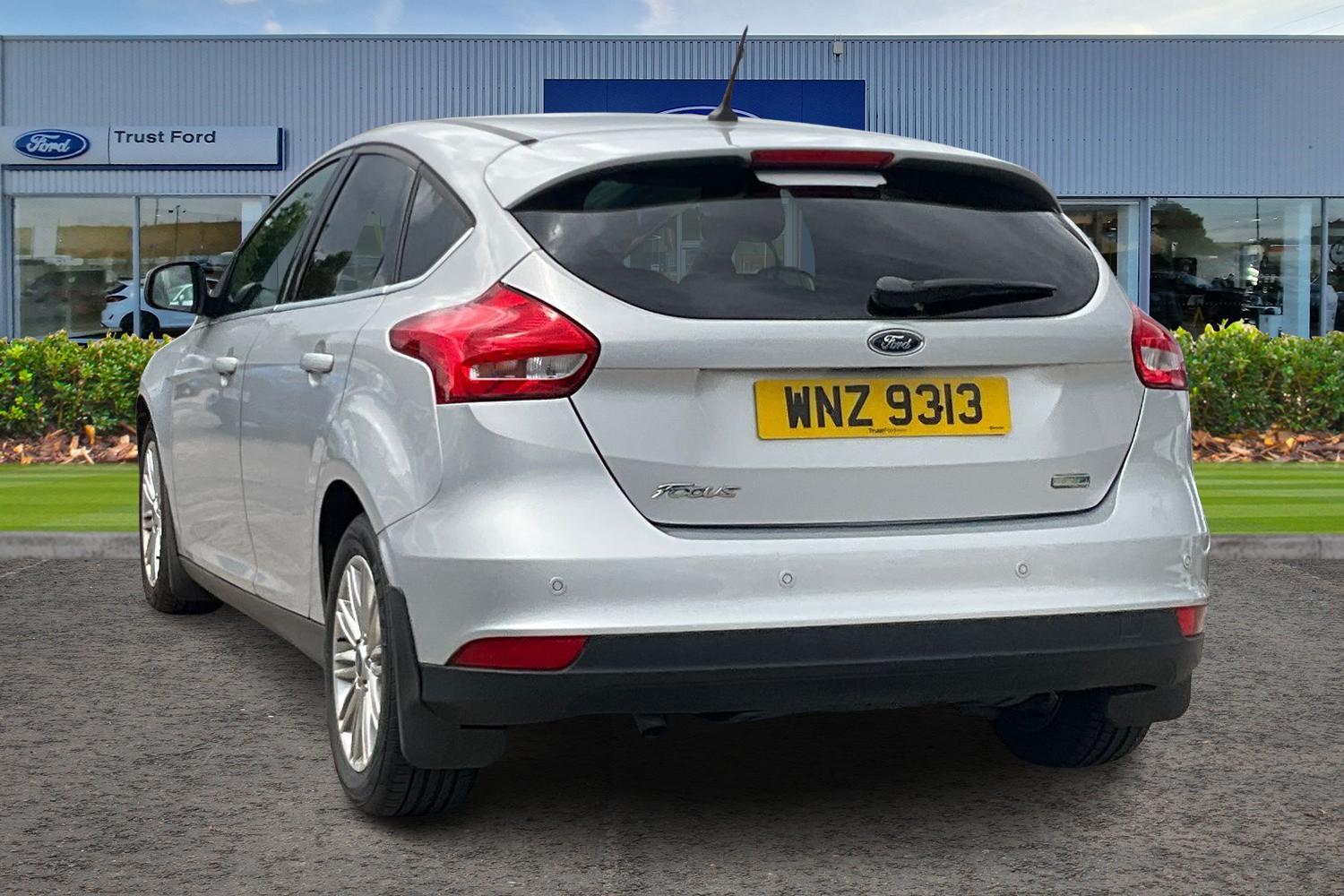 Ford FOCUS Photo 1