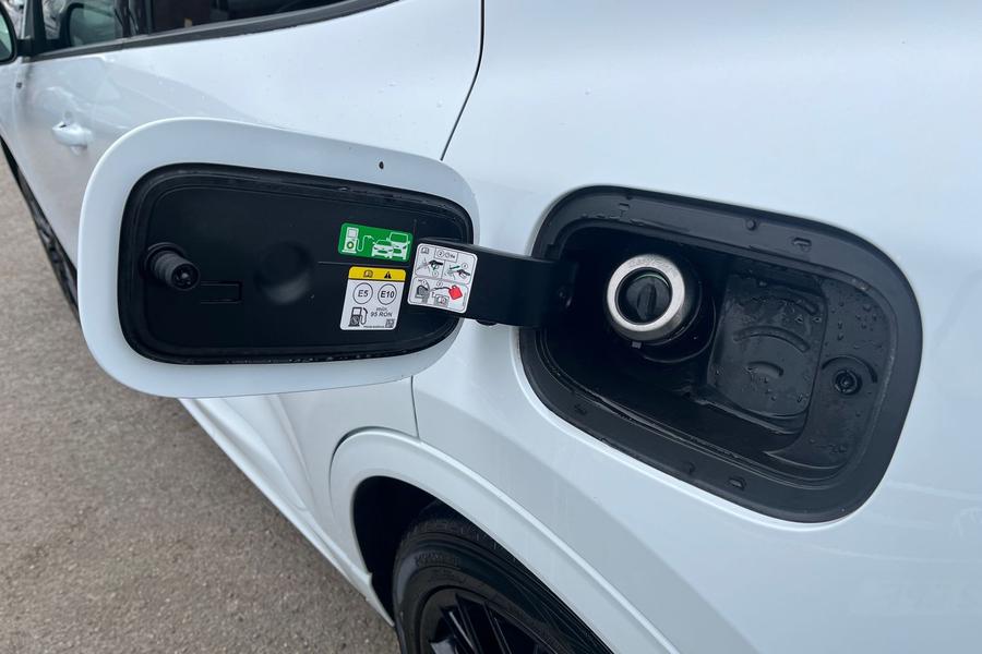 Ford KUGA Photo autoimg-12a60b1448ace036fa766b428142d6d3804c2e7f.jpg