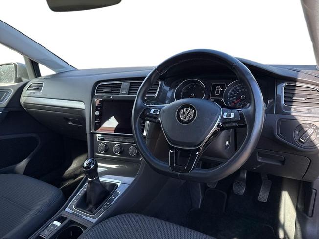 VOLKSWAGEN Golf Photo 6
