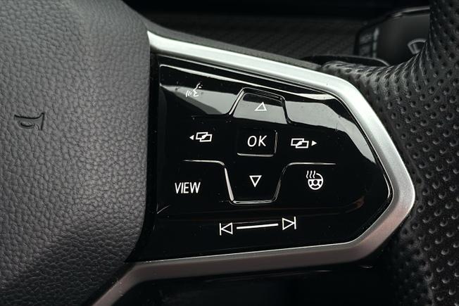 VOLKSWAGEN Golf Photo 17