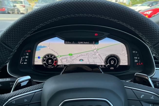 AUDI Rsq8 Photo 39