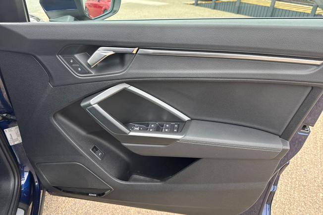 Audi Q3 Photo 37