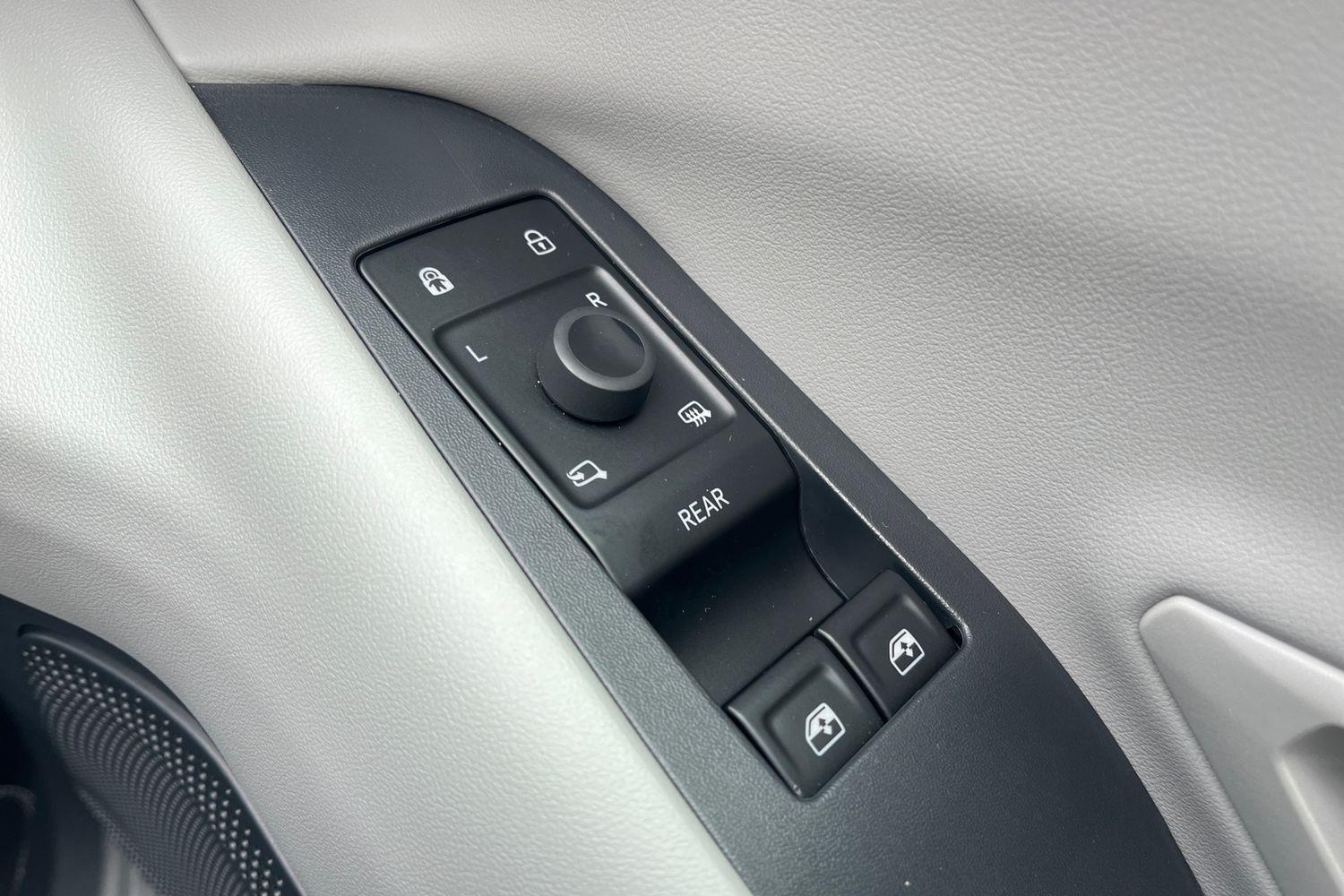 Ford Explorer Photo 15