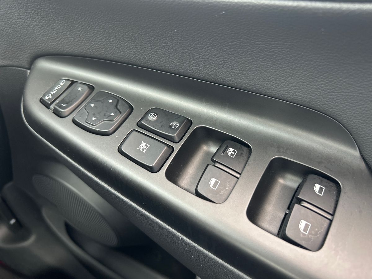 Hyundai KONA Photo 29