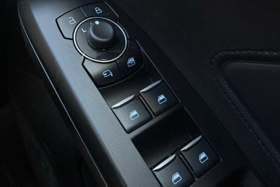 Ford Focus Photo autoimg-12bb7be3f0c7b9235cfd03f12b5b2b44343ab3fe.jpg