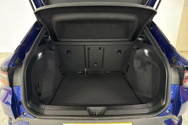 VOLKSWAGEN ID.4 Photo 12