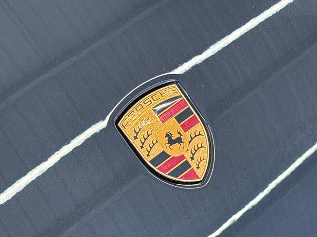 PORSCHE Taycan Photo 34
