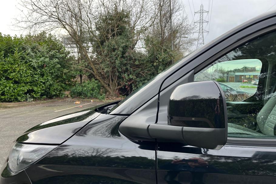 Used Ford E-TOURNEO CUSTOM 8