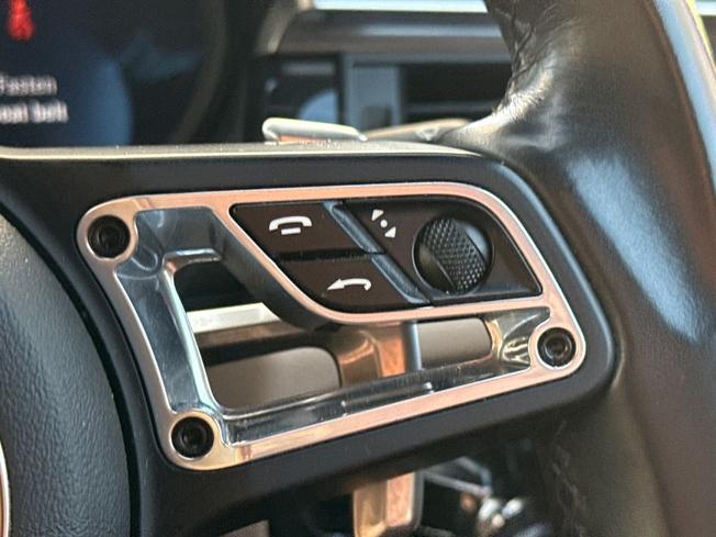 PORSCHE Macan Photo 17