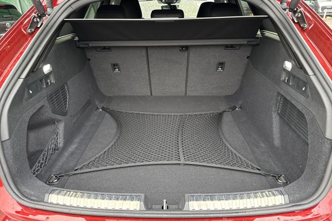 Audi Q4 e-tron Photo 13