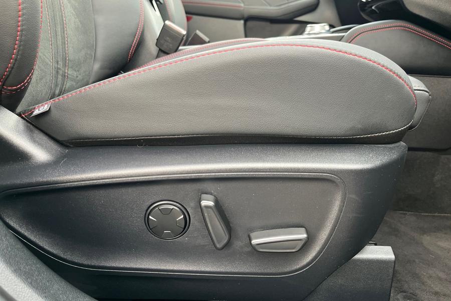 Ford Kuga Photo autoimg-12ccac6103c1b52707580bef2c0d24bd0c185530.jpg