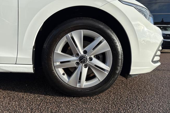 VOLKSWAGEN Golf Photo 5