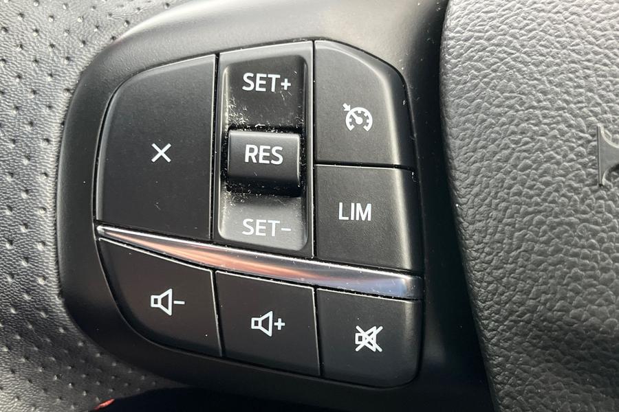Ford Kuga Photo autoimg-12d1f1e2ad14529877a29741619ebf2f1f3e409a.jpg