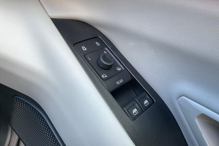 Ford Explorer Photo autoimg-12d34da8bc90dae7f7f1af0ebb8131994f0492d3.jpg