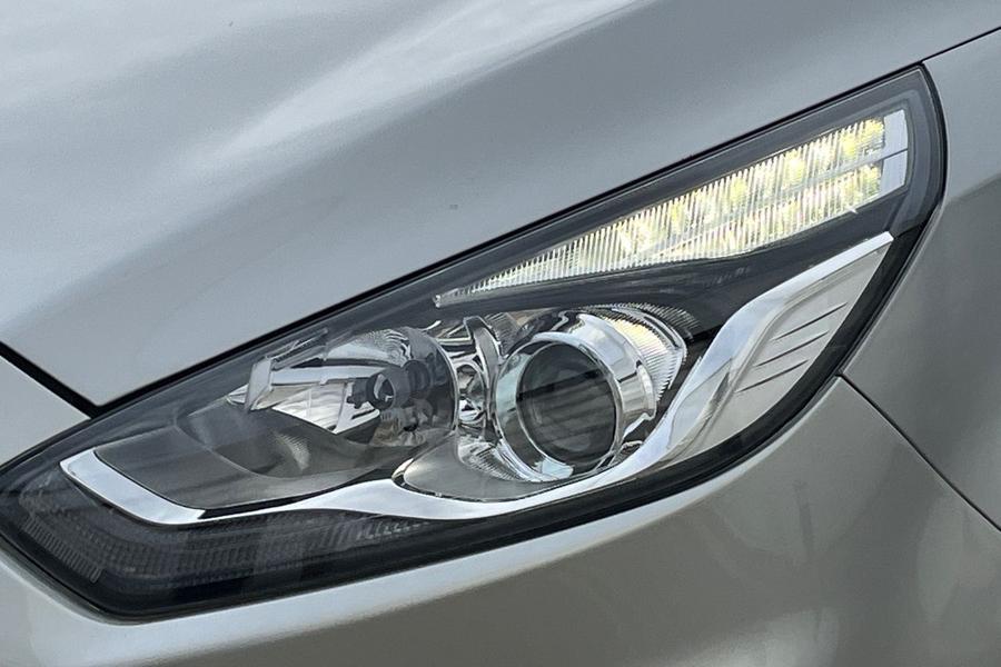 Ford GALAXY Photo autoimg-12d4a16c69e3076d10c9e814be88254c596cfdf6.jpg