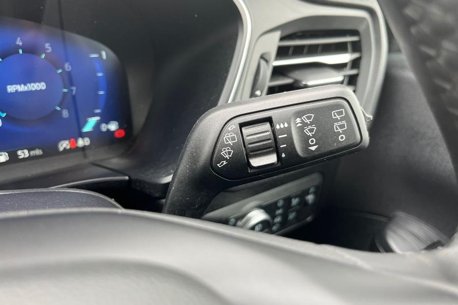 Ford KUGA Photo autoimg-12d5e93ce6f1590d25aa1a21bf453968d580fc3b.jpg