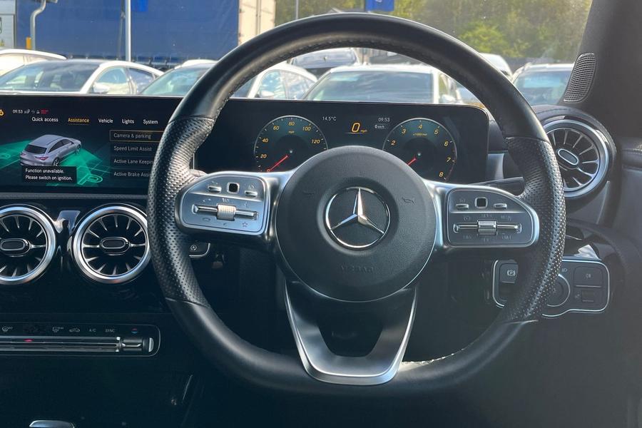 Mercedes-Benz CLA Photo autoimg-12d645913b5e994a66952be16570224c861d9563.jpg