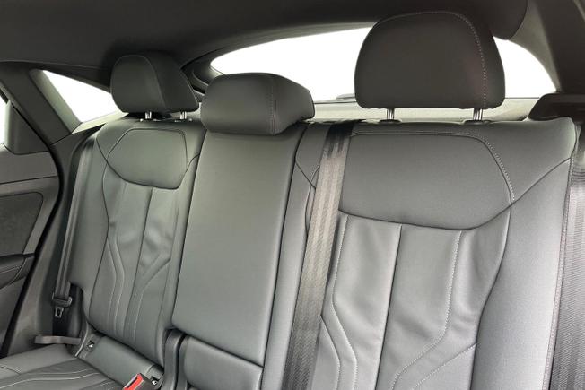 Audi Q3 Photo 9