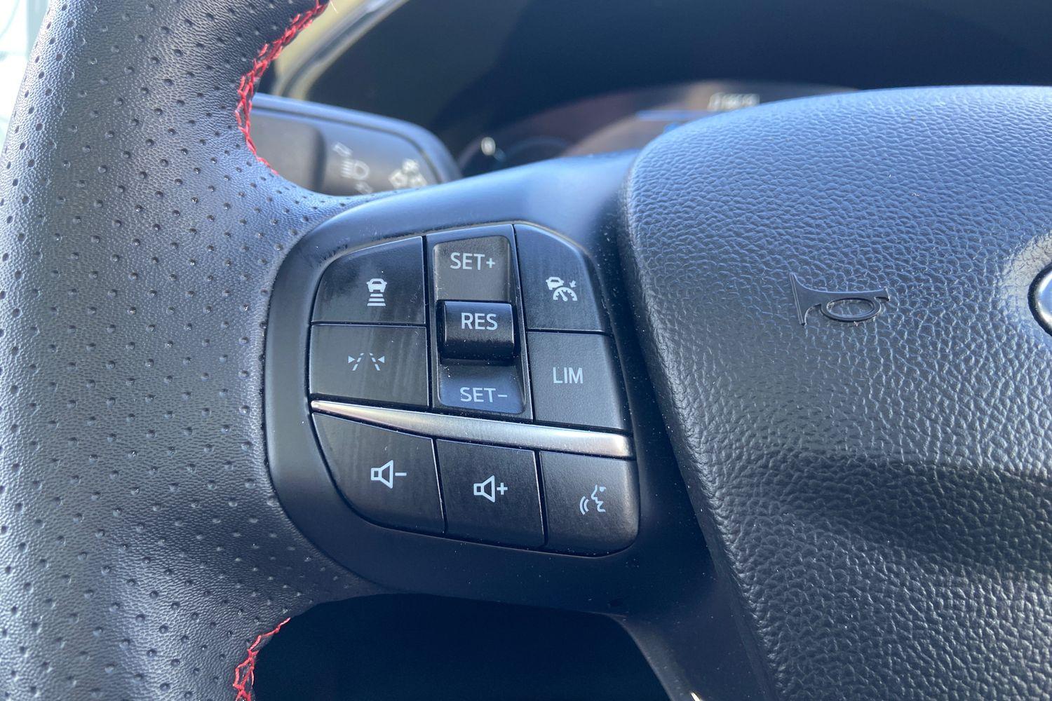 Ford KUGA Photo 35