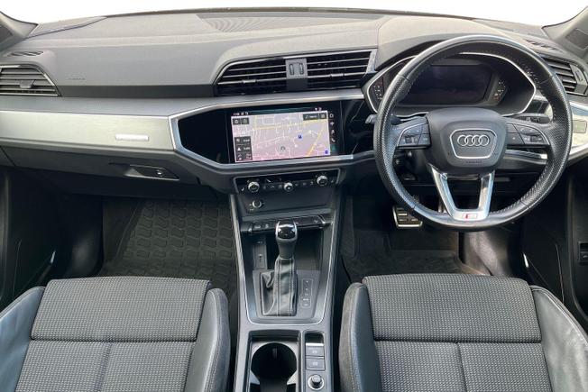 AUDI Q3 Photo 10