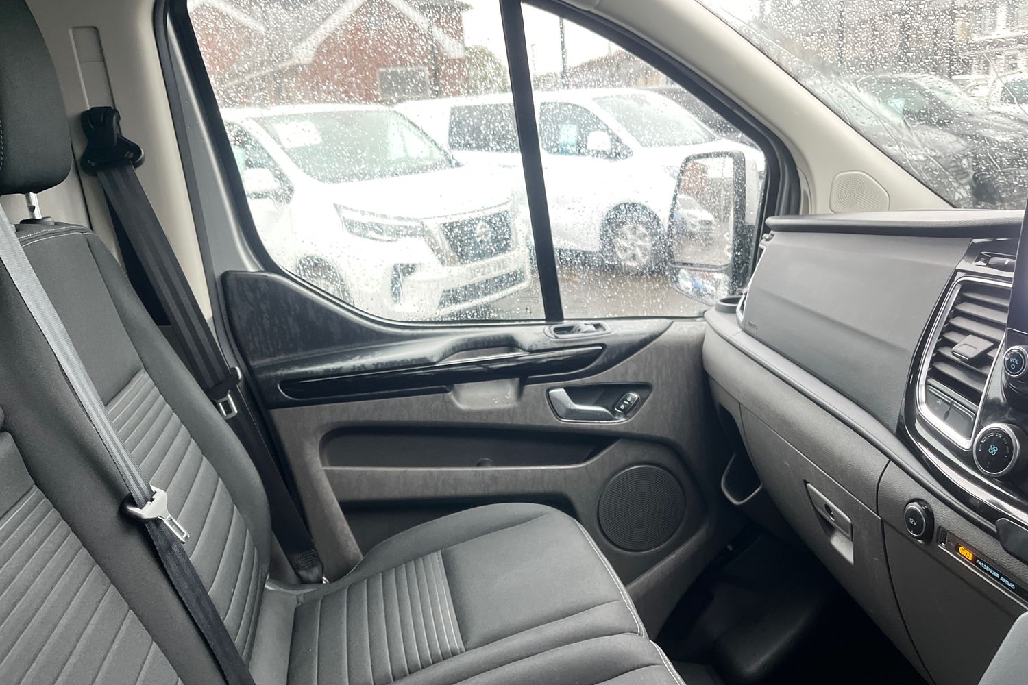 Ford TRANSIT CUSTOM Photo 37