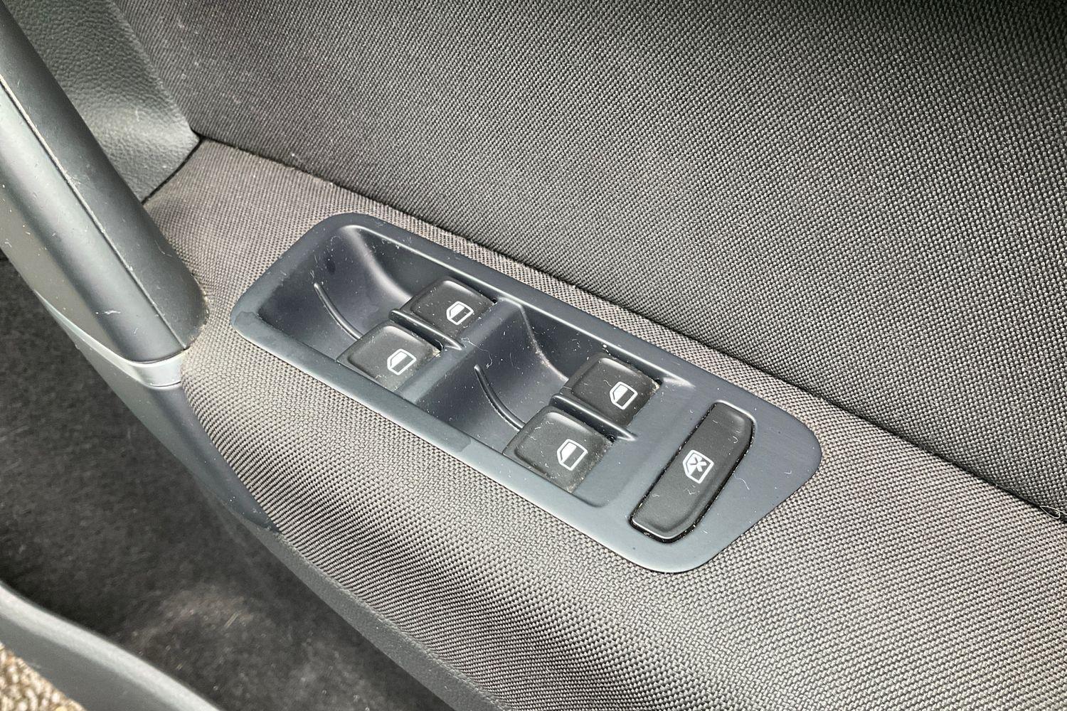 Volkswagen GOLF SV Photo 15