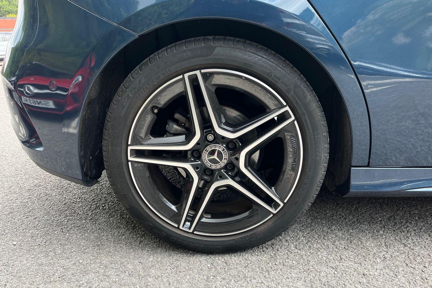 Mercedes-Benz A Class Photo 7