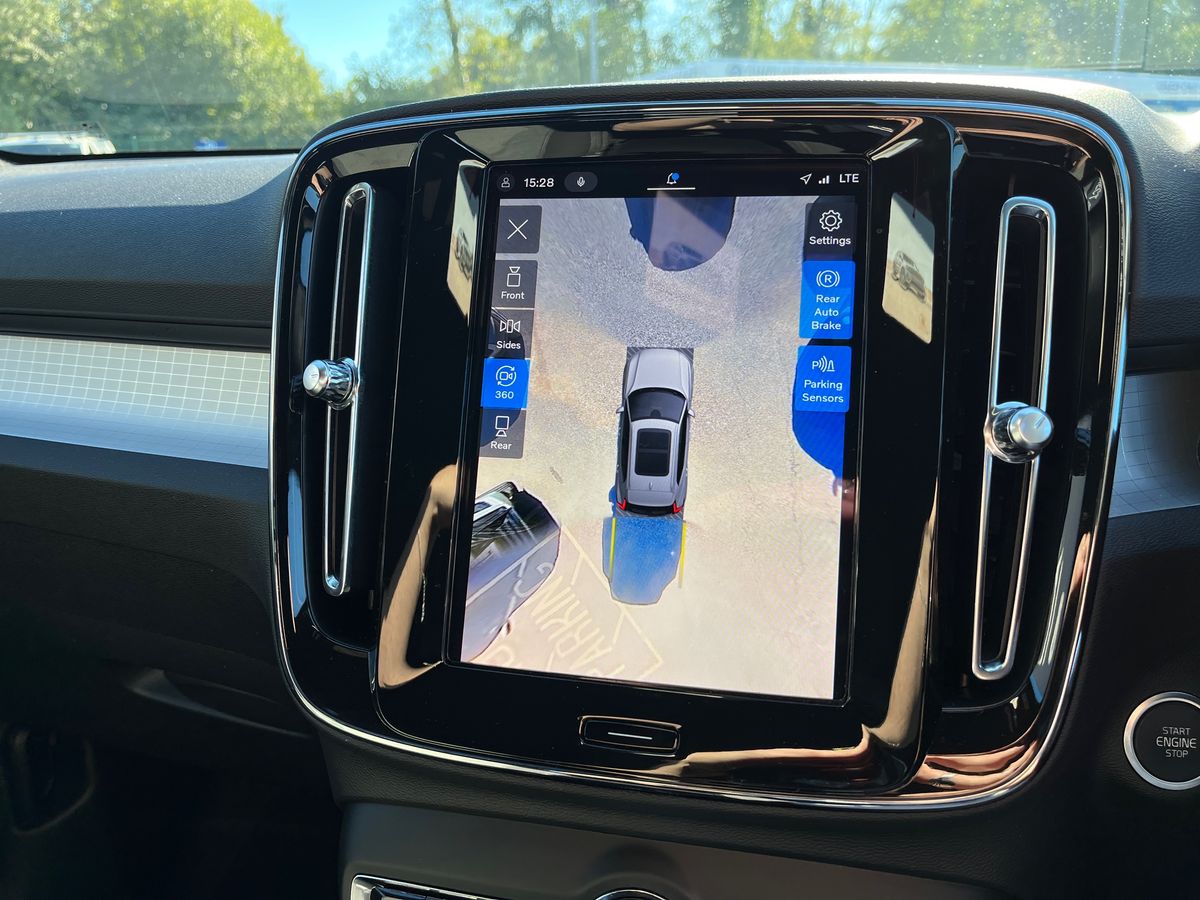 Volvo XC40 Photo 11