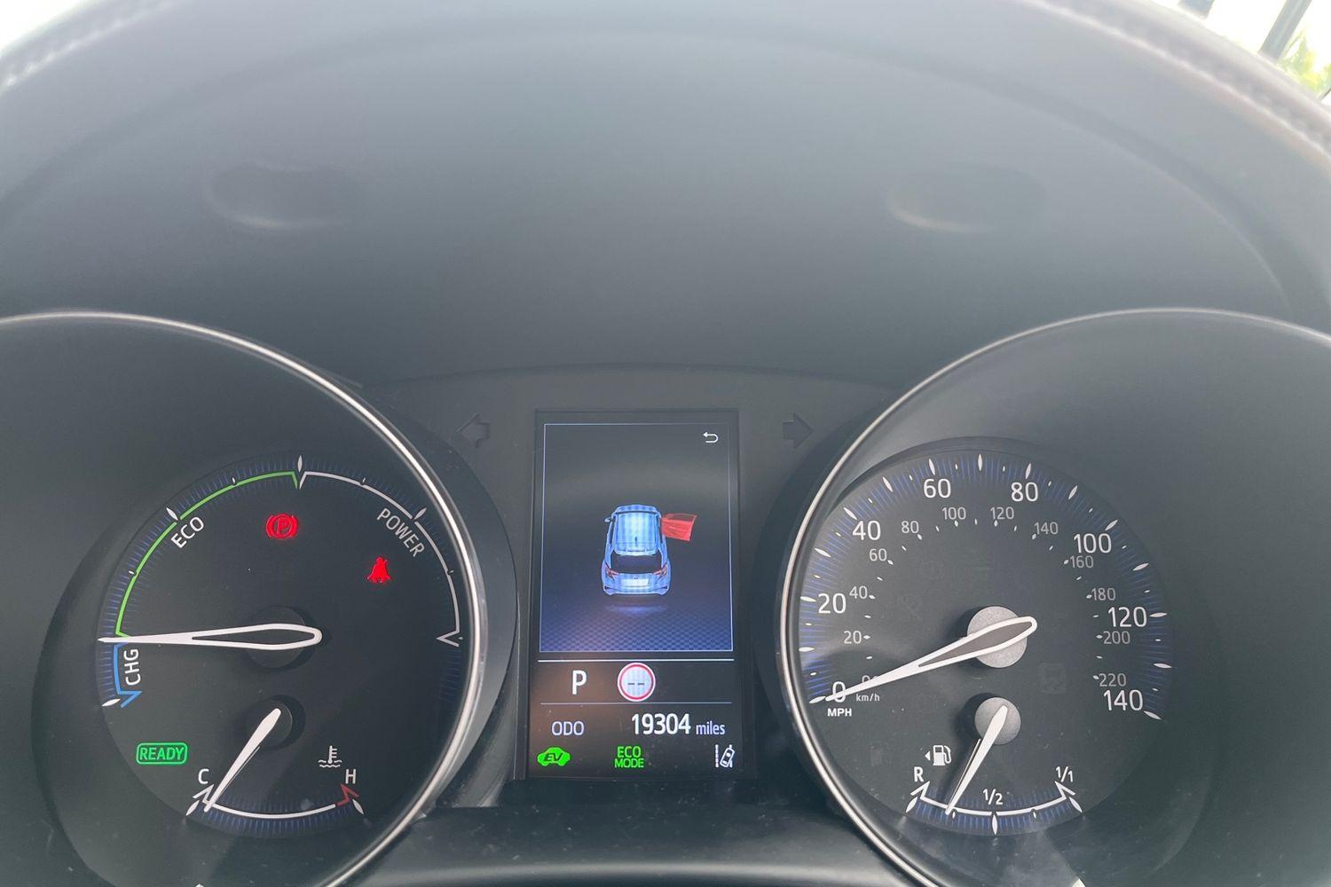 Toyota C-HR Photo 12