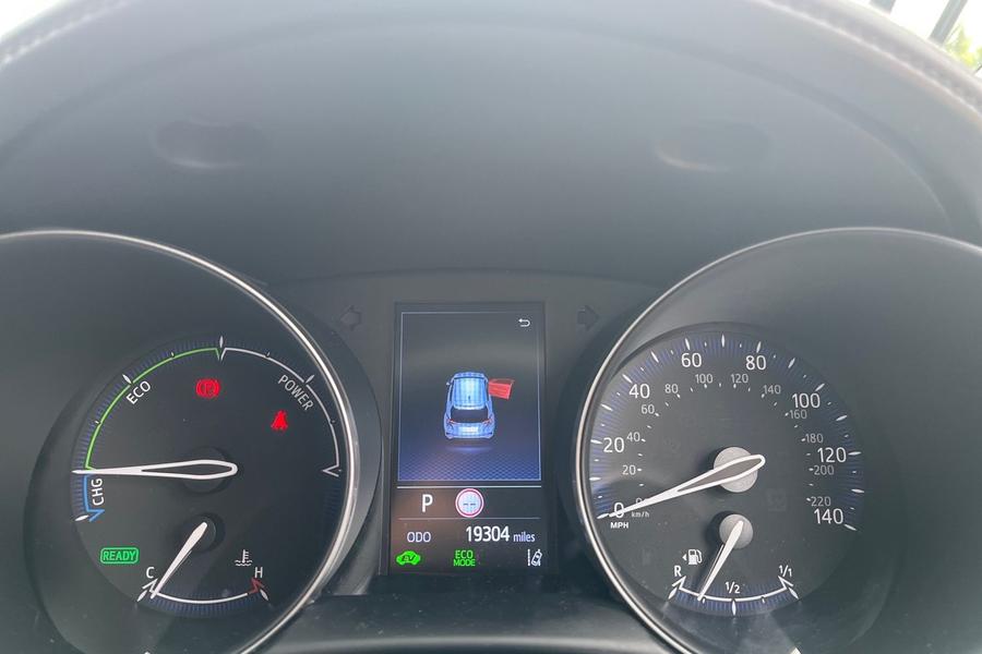 Toyota C-HR Photo autoimg-12e51f914493fa975bcb65ec155d33e06611090e.jpg
