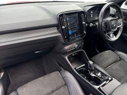 VOLVO Xc40 Photo 2