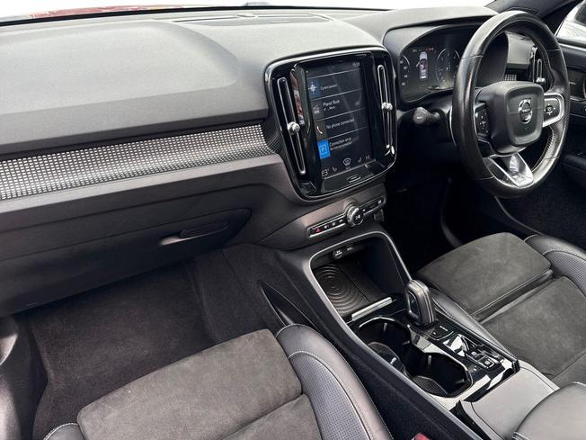 VOLVO Xc40 Photo 2