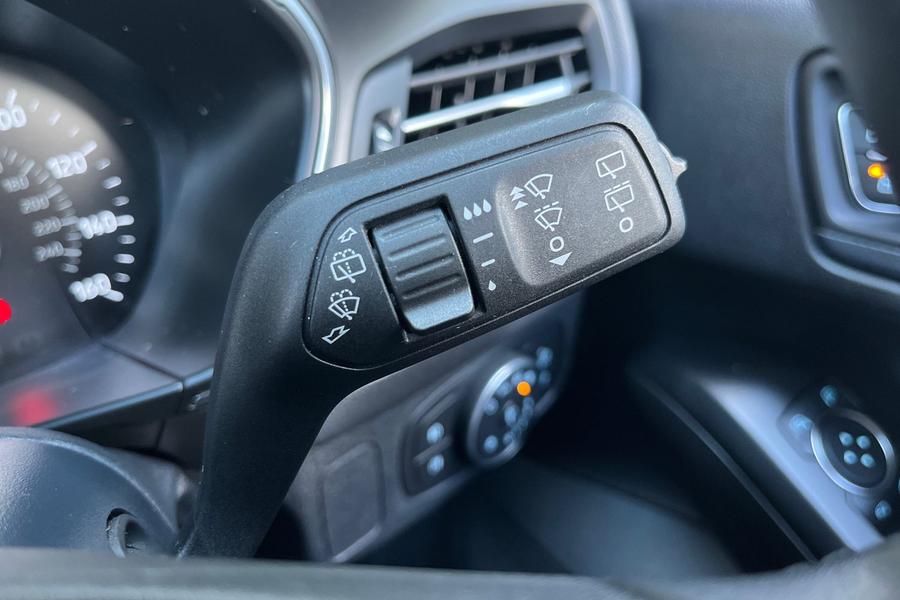 Ford Focus Photo autoimg-12ea20d7d0fa9f7eaca0394cfe67c4e86658ca9d.jpg