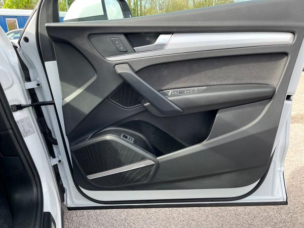 Audi Q5 Photo autoimg-12ebb53e8fb2e02bd0bd9027f8a648c05c060547.jpg